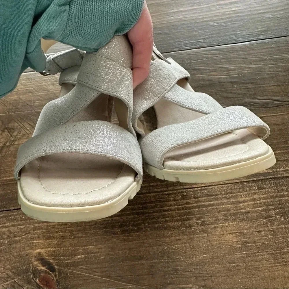 Donald J. Pliner Brevos Women's Lt. Gray & Tan Strappy Wedge Sandal Size 10M GUC